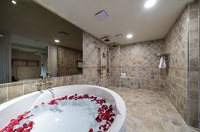 KAYLA HOTEL