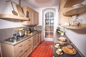 Charmy Country House
