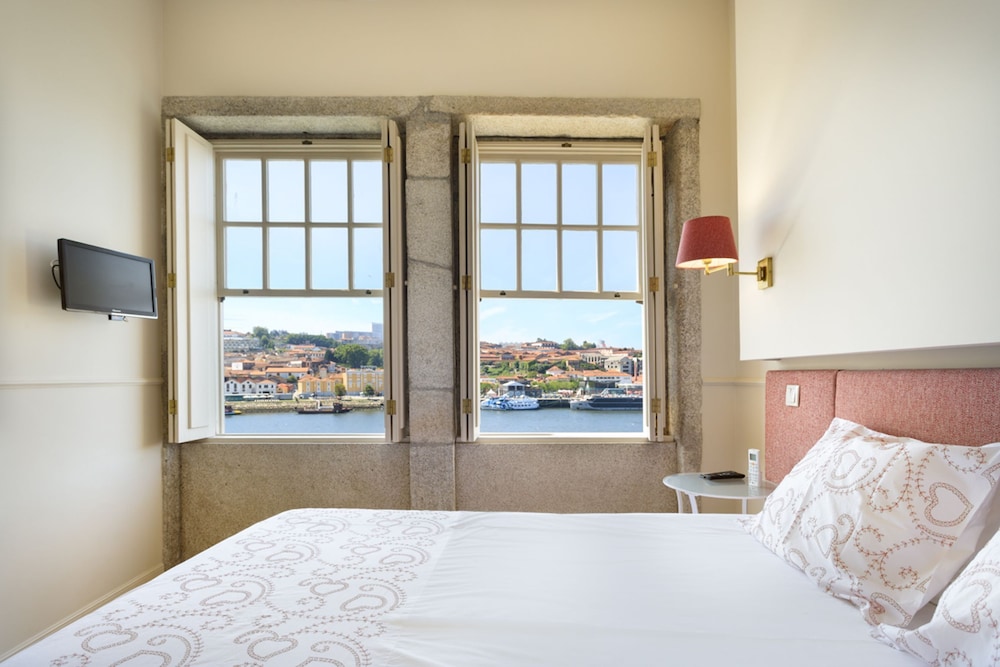 Oporto Home River Front