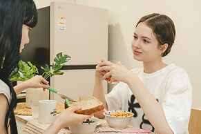 Sinchon Localfriends Hotel