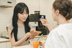 Sinchon Localfriends Hotel