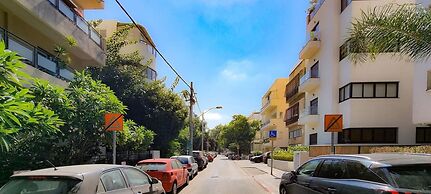 Rupin Nacre in Tel Aviv-yafo