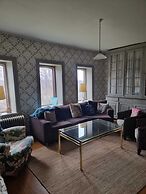 Exclusive 3- Bed Regal Apartment!