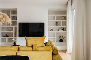 Spectacular 3BR Apartment in Pangrati