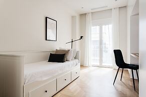 Spectacular 3BR Apartment in Pangrati