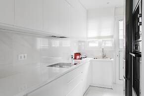 Spectacular 3BR Apartment in Pangrati