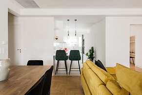 Spectacular 3BR Apartment in Pangrati