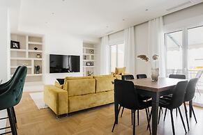 Spectacular 3BR Apartment in Pangrati
