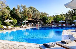 Mousses Villas - Thalia - Detached Two-bedroom Villa With Access to Ch