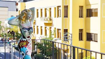 Yavne Brillant in Tel Aviv-yafo