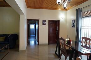 House - Sleeps 6 - Parking - Garden