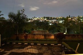 House - Sleeps 6 - Parking - Garden