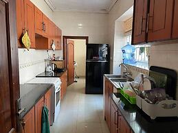 House - Sleeps 6 - Parking - Garden