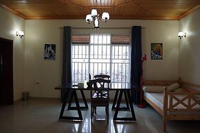 House - Sleeps 6 - Parking - Garden
