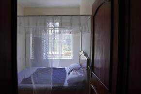 House - Sleeps 6 - Parking - Garden