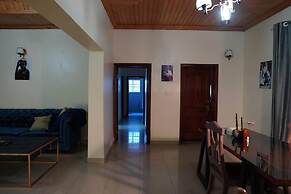 House - Sleeps 6 - Parking - Garden