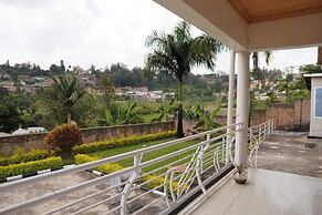 House - Sleeps 6 - Parking - Garden