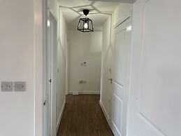 Mordern Retro 2 Bedroom Apartment