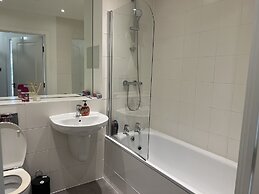 Mordern Retro 2 Bedroom Apartment