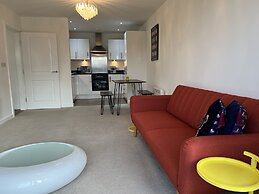 Mordern Retro 2 Bedroom Apartment