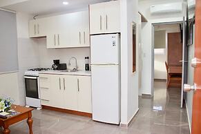 1 Bed Apartment Sleeps 2 - Pool, Parking, Wifi