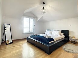 Desert Island Apartment
