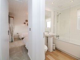 Hollytree Lodge