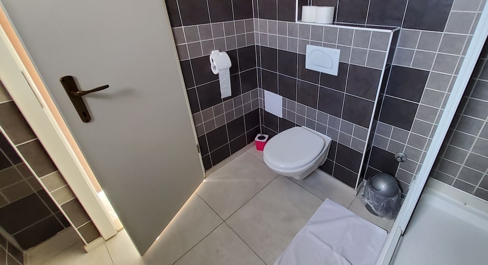 Apartment 11 Sleeps 4 Guests