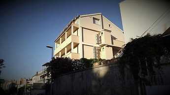 Apartment 11 Sleeps 4 Guests
