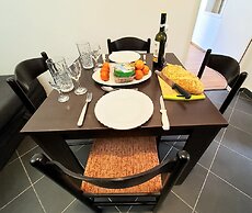 Apartment 11 Sleeps 4 Guests