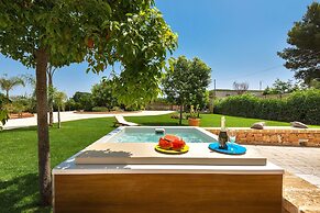 2474 Villa Vanda