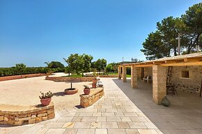 2474 Villa Vanda
