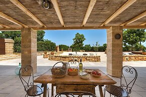 2474 Villa Vanda