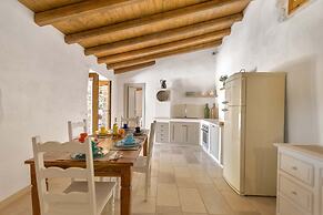 2474 Villa Vanda