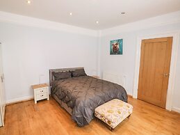 11 Magdalene Road