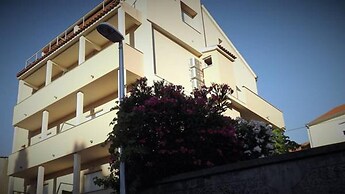 Inviting Apartment 7 Sleeps 4 Guests