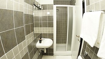 Inviting Apartment 7 Sleeps 4 Guests