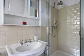 Oltrarno Modern Apartment in Florence