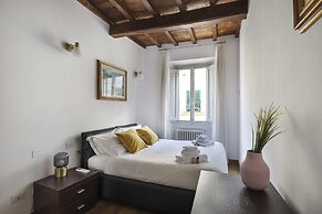 Oltrarno Modern Apartment in Florence