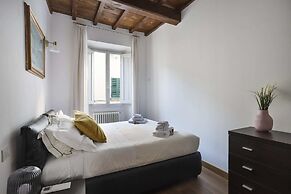 Oltrarno Modern Apartment in Florence