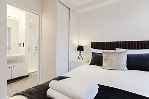 Trafalgar Square by Excel Apartments