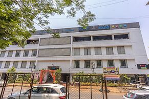 KJSP SEASONS HOTEL