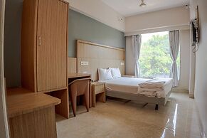 KJSP SEASONS HOTEL