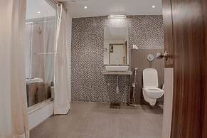 KJSP SEASONS HOTEL