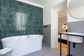Carrara24