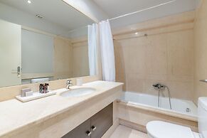 Panoramic 1BR Apt near Kallimarmaro