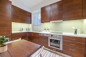 Panoramic 1BR Apt near Kallimarmaro