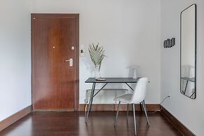Panoramic 1BR Apt near Kallimarmaro