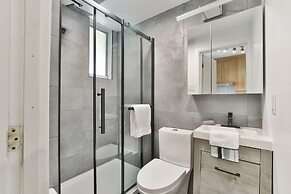 Lovely 1BR - 5mins from Laurier Metro
