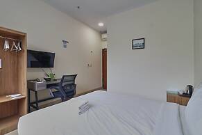 Aranis Hotel